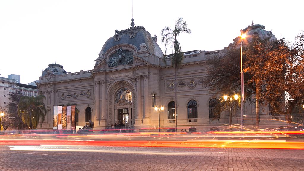 Fachada MNBA, restauración 2017. Foto Kalam Chile