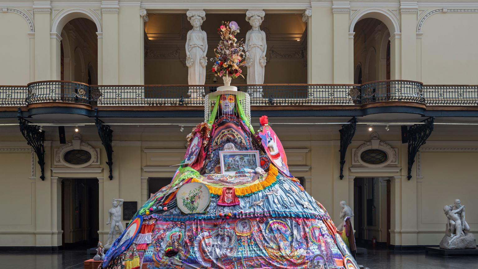 Fotografía de la obra Mamita Montaña, de Valeria Montti Colque