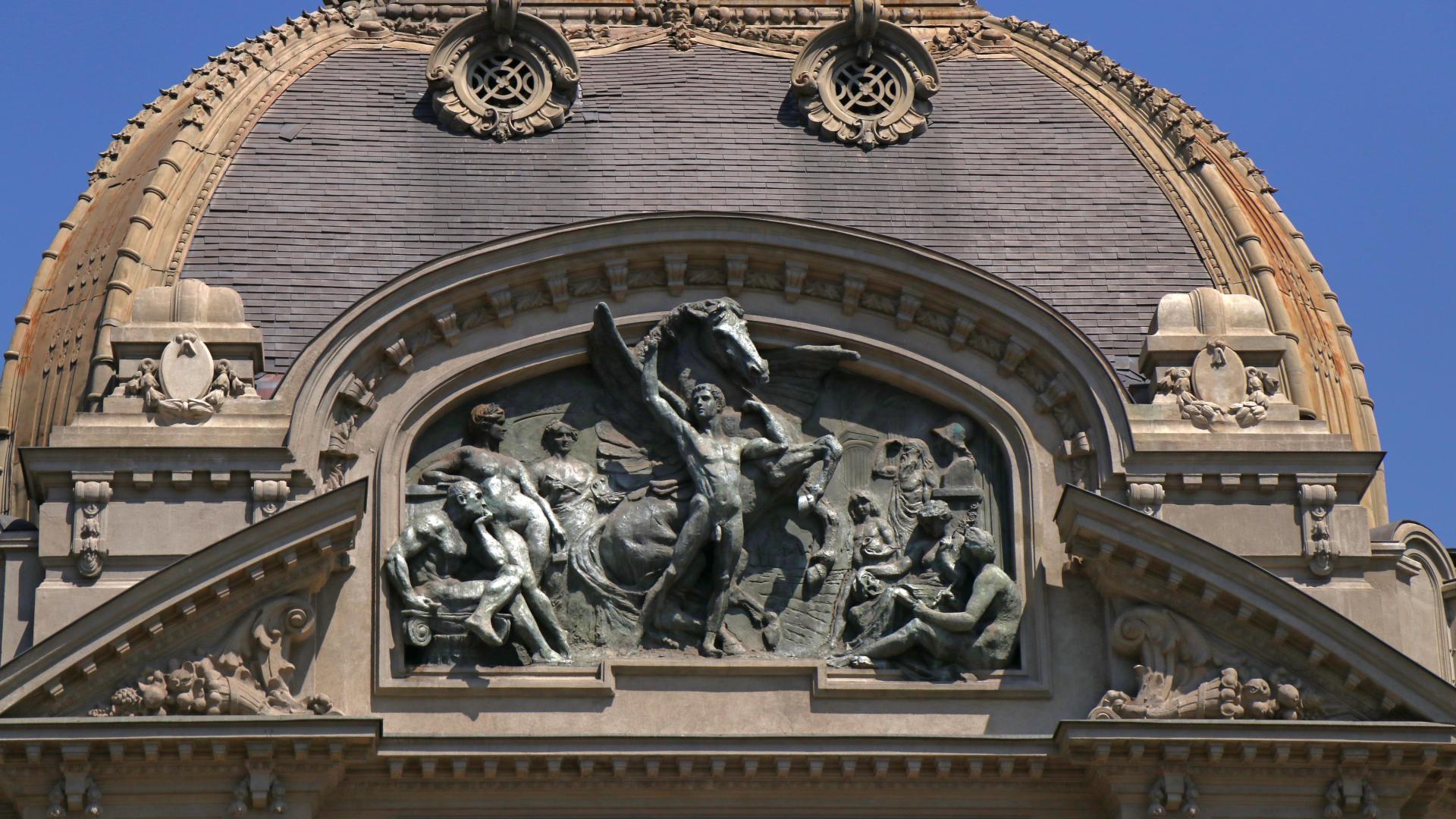 Friso de fachada Museo Nacional de Bellas Artes.