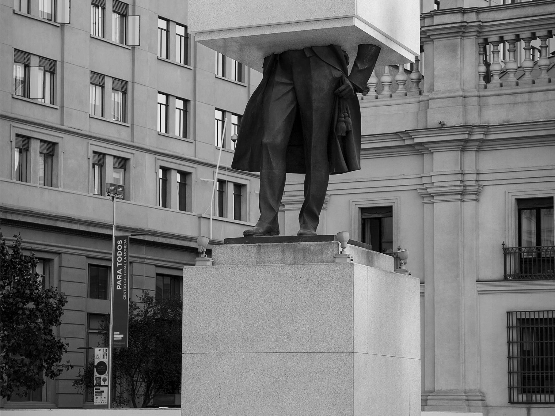 Prócer de Pie N°1. 2014, Chile. Fotografía digital