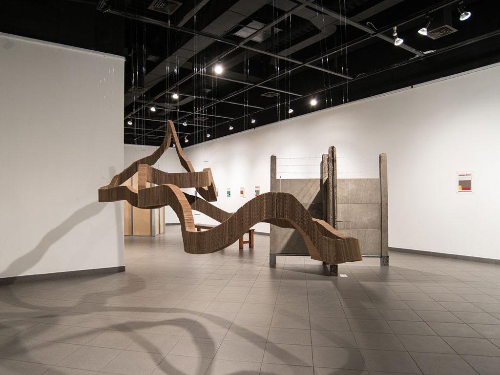 Exposición en sala MNBA Plaza Vespucio.