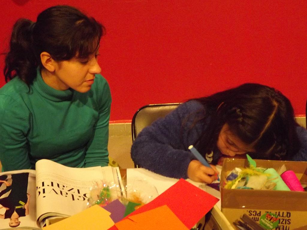 Talleres en sala MNBA Plaza Vespucio