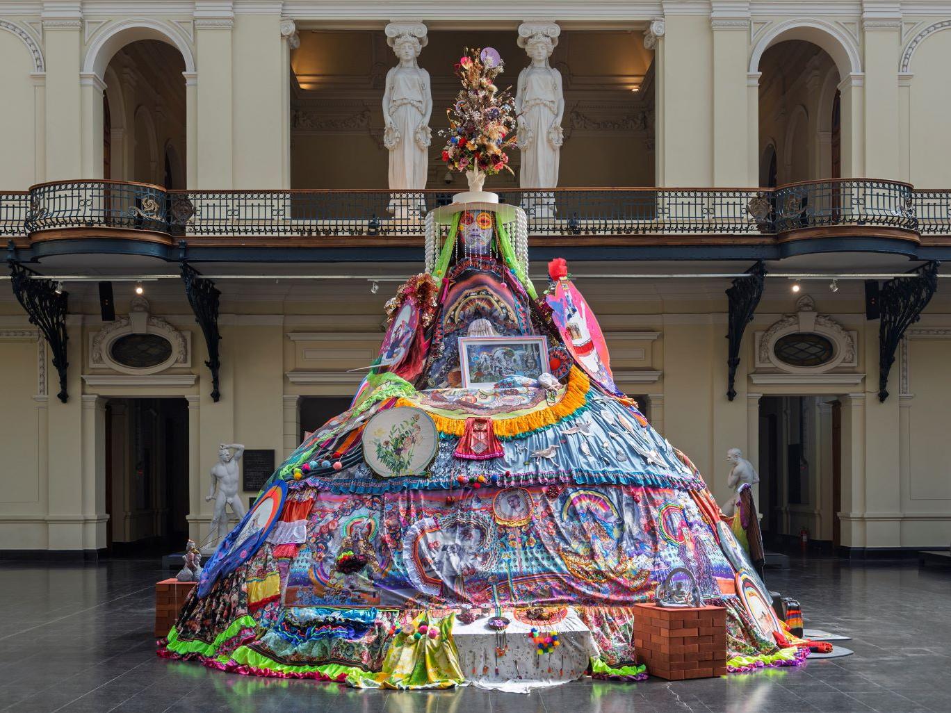 Fotografía de la obra Mamita Montaña, de Valeria Montti Colque