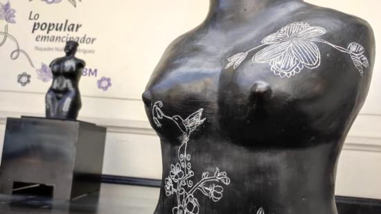 Obras en cerámica negra de la artista Nayadet Núñez