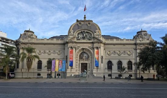 Fachada Museo Nacional de Bellas Artes