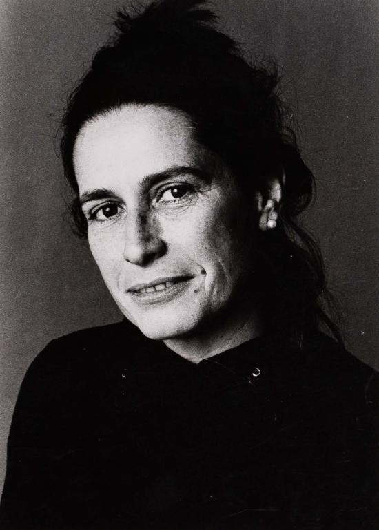 Fotografía en blanco y negro de Carmen Waugh, gestora cultural chilena